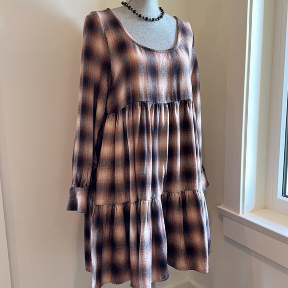 Nwt Levi dress - Picture 5 of 11